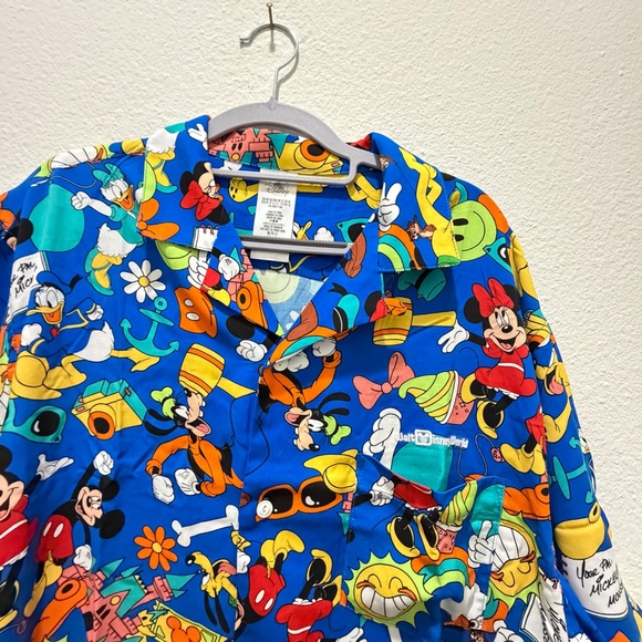Mickey and Friends "Play in the Park" Disney parks button shirt xl - Picture 8 of 16